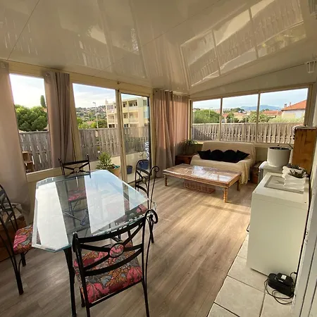 Le Lola Charment T3 A 10 Minutes A Pied De La Plage. La Seyne-sur-Mer